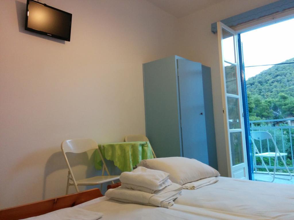 Panos Studios Poros Town Екстер'єр фото