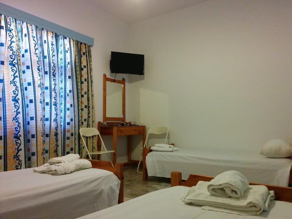 Panos Studios Poros Town Екстер'єр фото