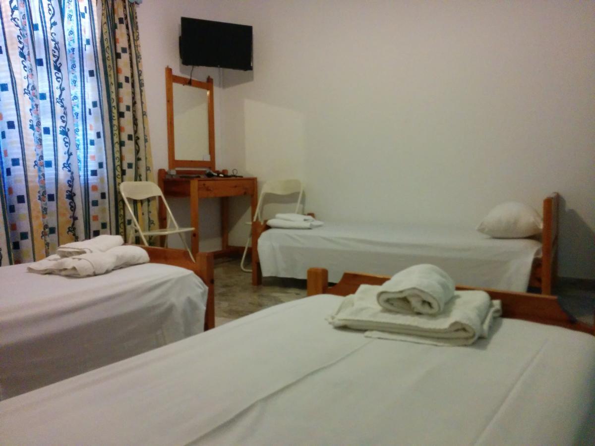 Panos Studios Poros Town Екстер'єр фото